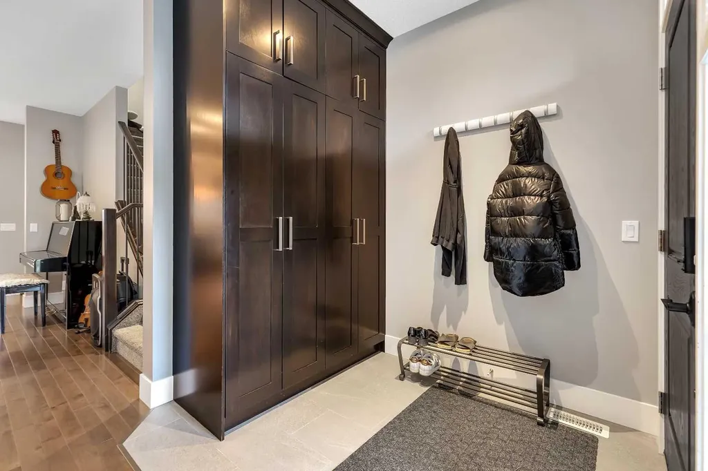 444 25 Avenue NW Calgary AB T2M 2A7