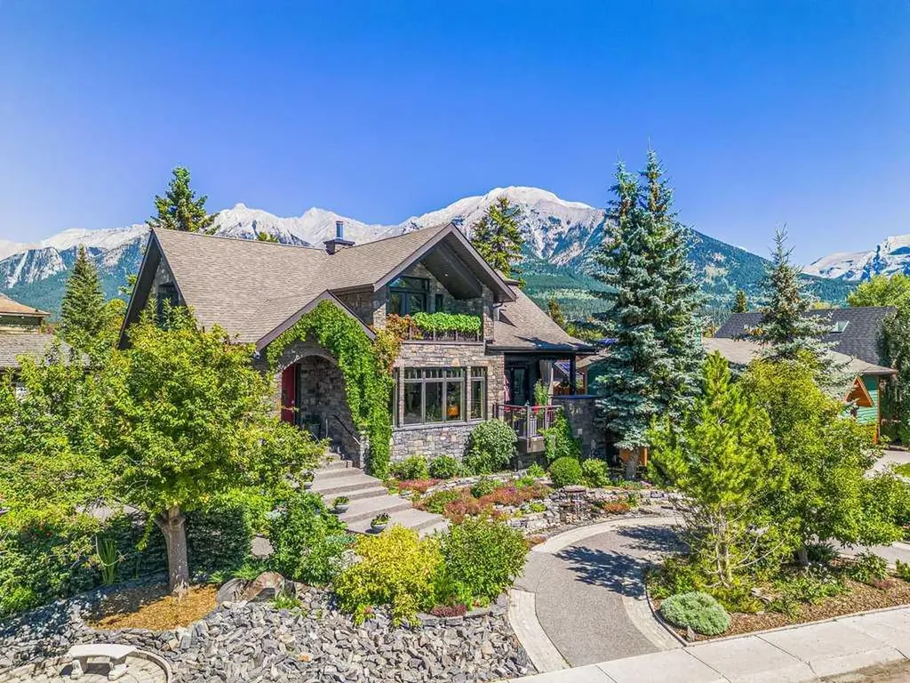 930 9 Street S Canmore AB T1W 1Z8