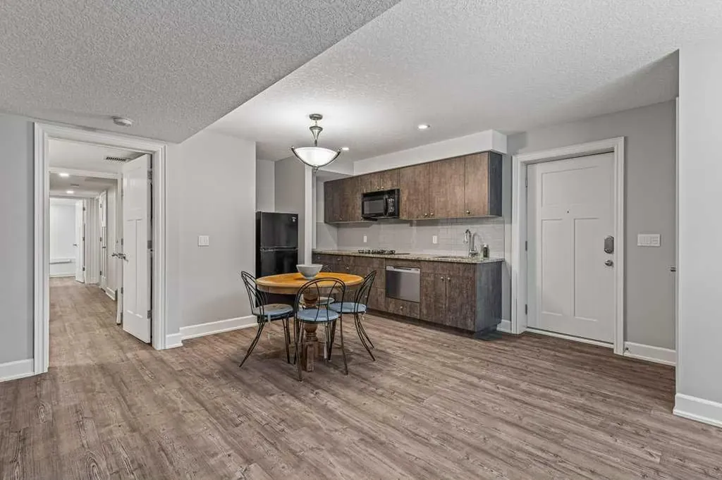 930 9 Street S Canmore AB T1W 1Z8