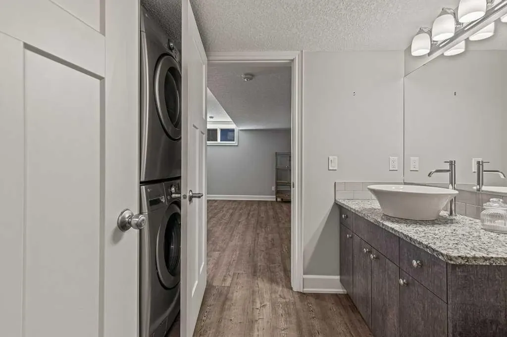 930 9 Street S Canmore AB T1W 1Z8