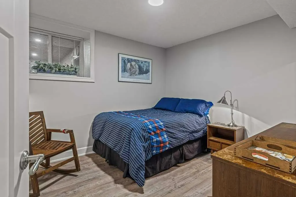 930 9 Street S Canmore AB T1W 1Z8