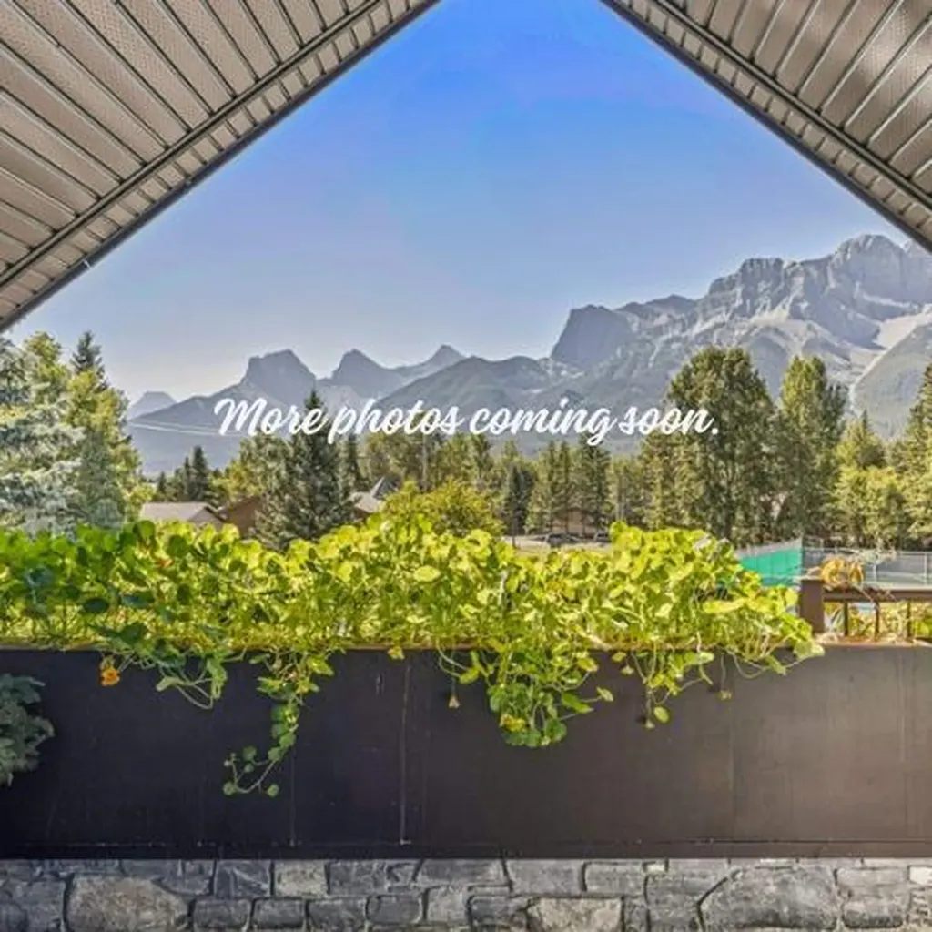 930 9 Street S Canmore AB T1W 1Z8