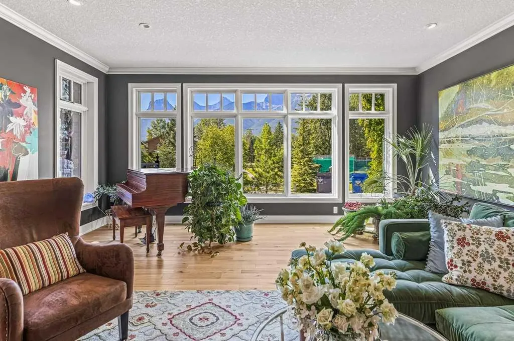 930 9 Street S Canmore AB T1W 1Z8
