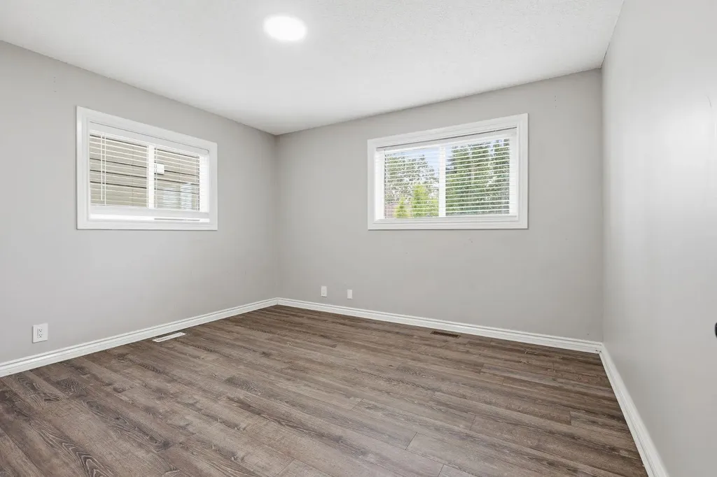 28 Fallingworth Court NE Calgary AB T3J1G4