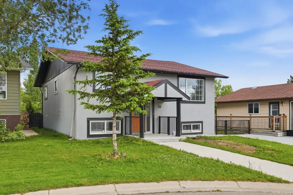 28 Fallingworth Court NE Calgary AB T3J1G4