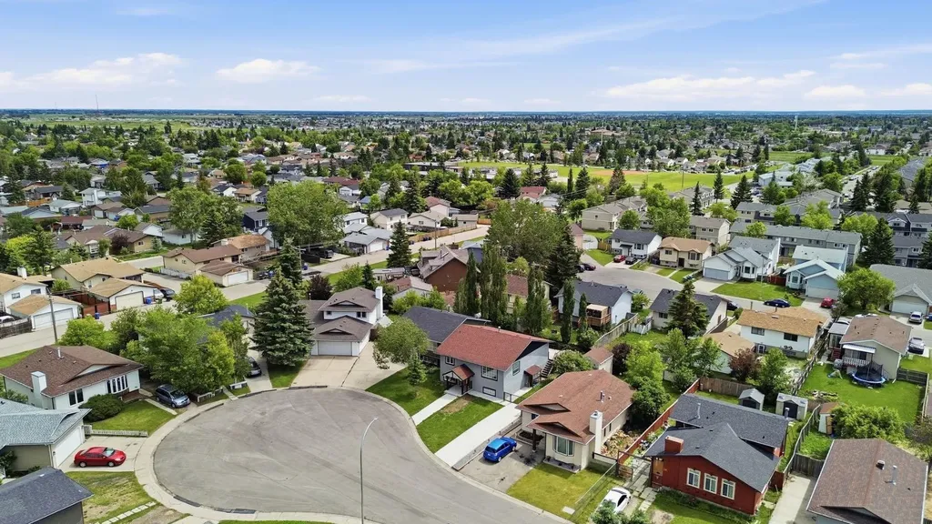 28 Fallingworth Court NE Calgary AB T3J1G4