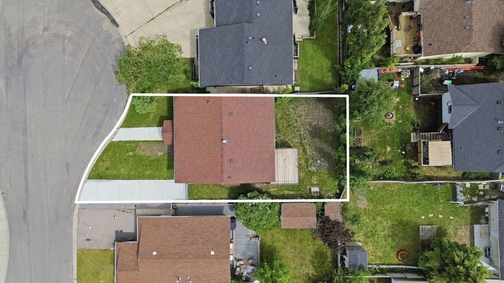 28 Fallingworth Court NE Calgary AB T3J1G4