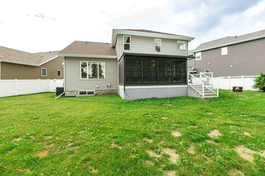 9 Henner's Outlook Lacombe AB T4L 1Z3