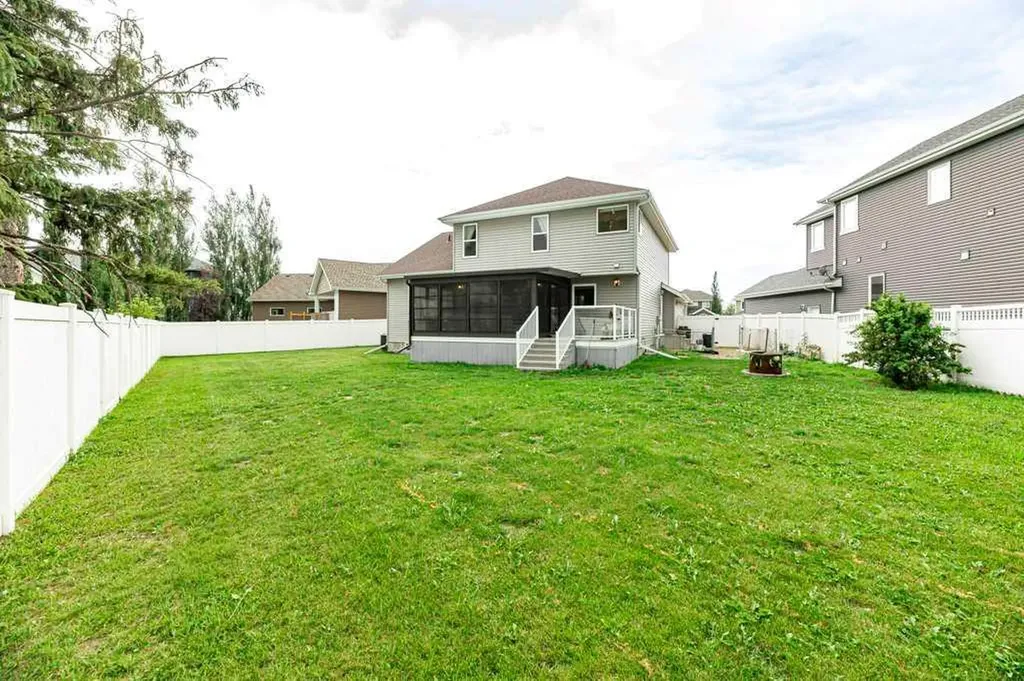 9 Henner's Outlook Lacombe AB T4L 1Z3