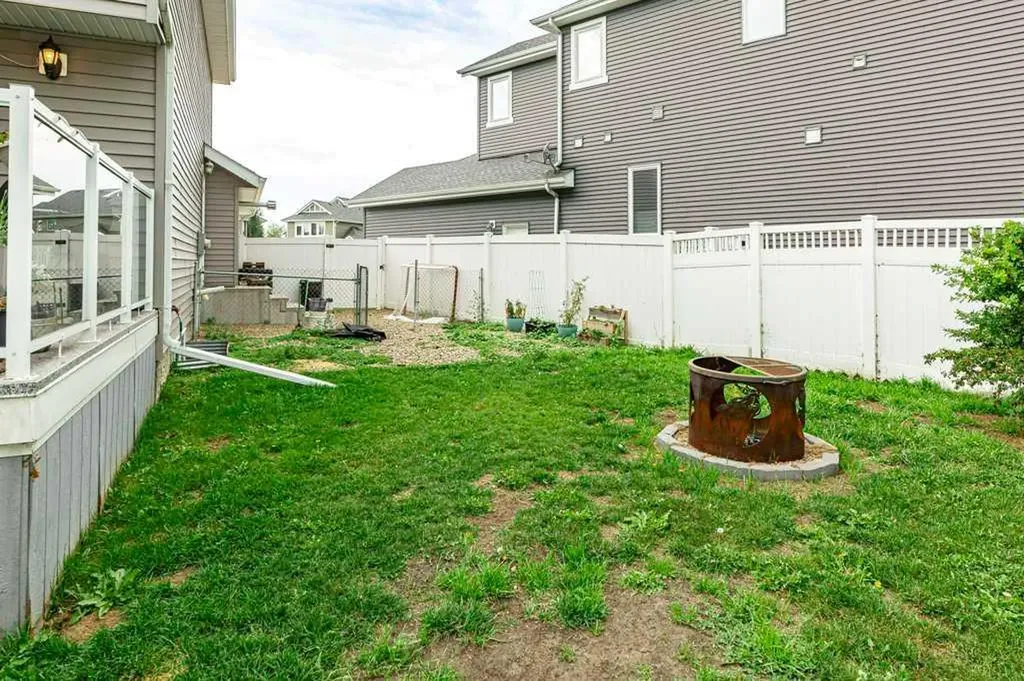 9 Henner's Outlook Lacombe AB T4L 1Z3