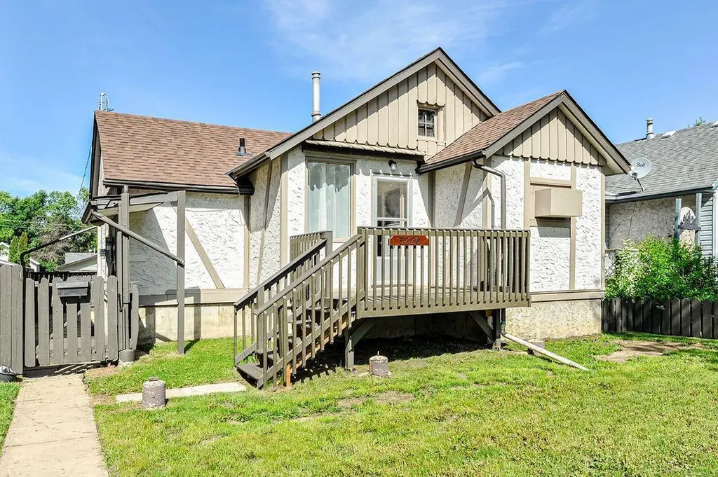 5226 42 Street Camrose AB T4V 1A8