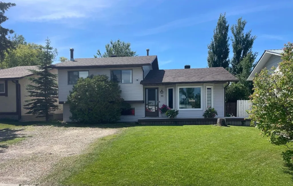 99 Spruce Avenue Brooks AB T1R0A7