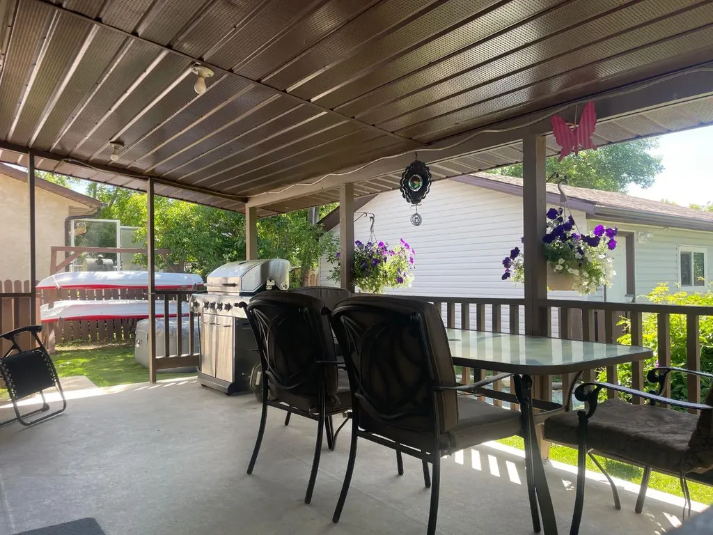 99 Spruce Avenue Brooks AB T1R0A7