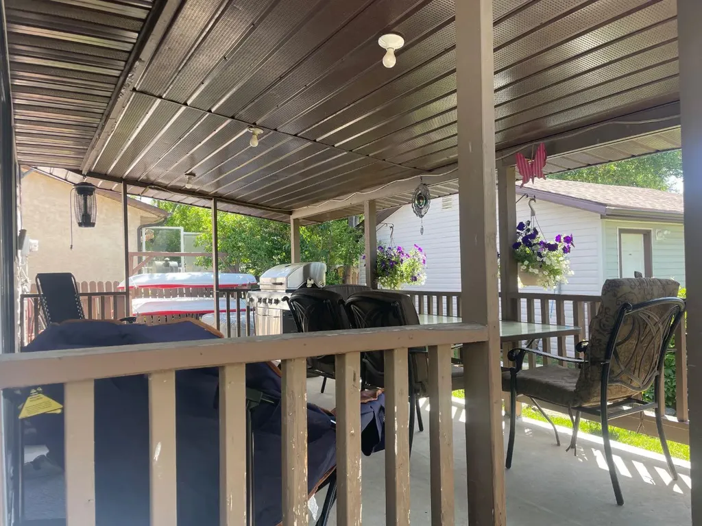 99 Spruce Avenue Brooks AB T1R0A7