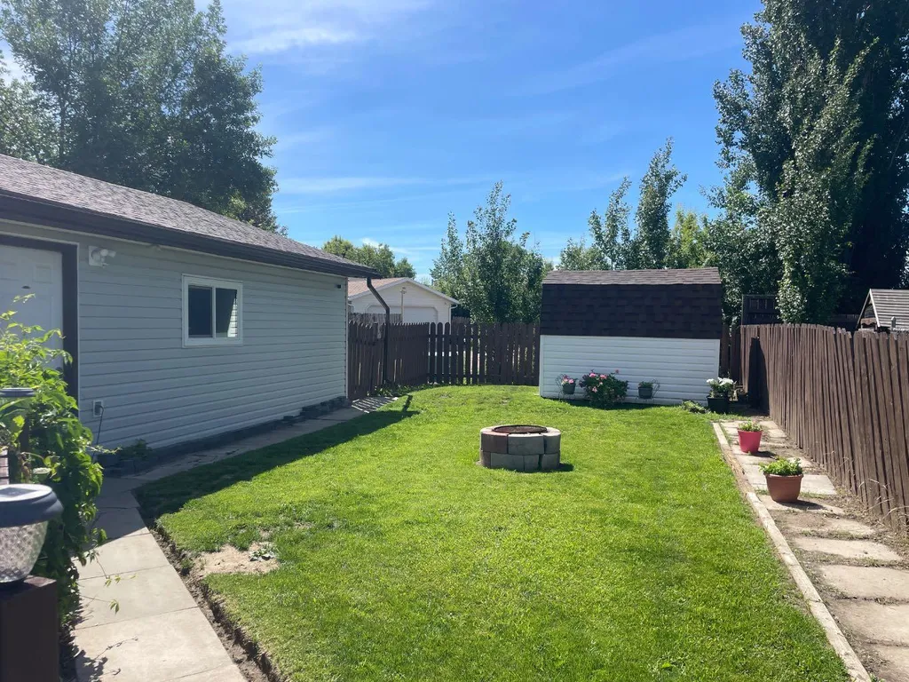 99 Spruce Avenue Brooks AB T1R0A7