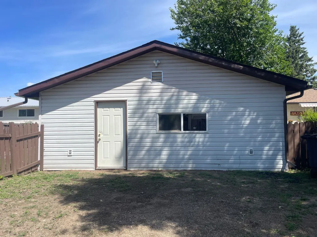 99 Spruce Avenue Brooks AB T1R0A7