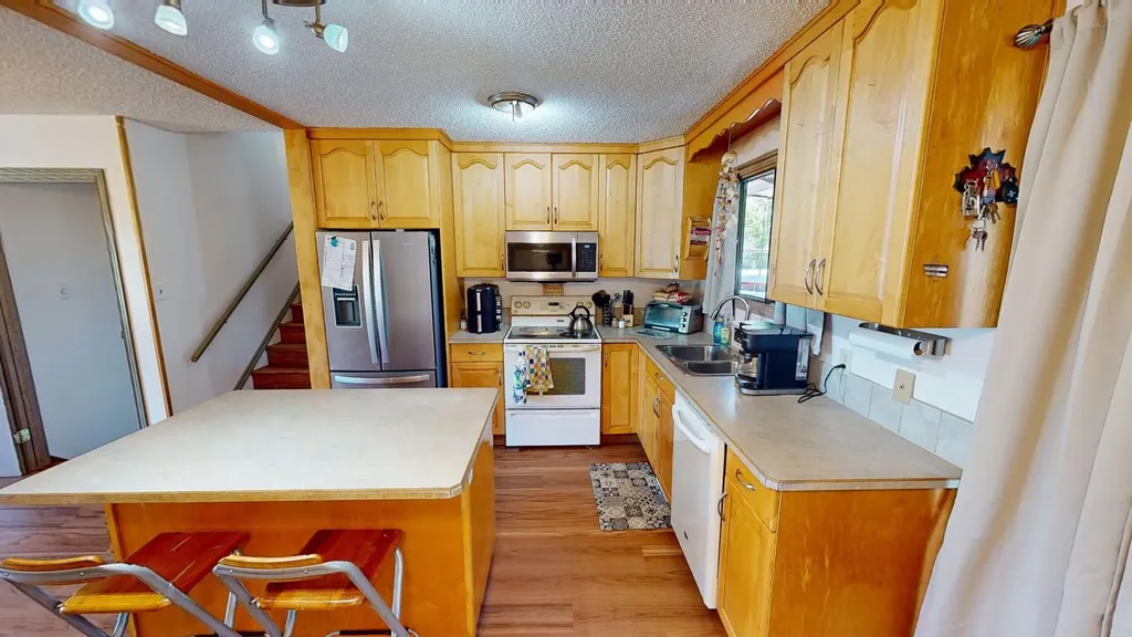 99 Spruce Avenue Brooks AB T1R0A7