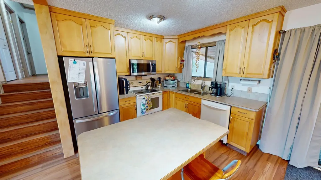 99 Spruce Avenue Brooks AB T1R0A7