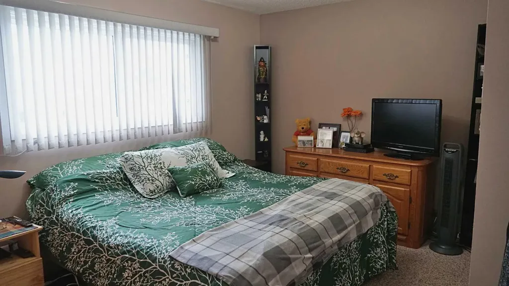 5825 51 Street Vegreville AB T9C 1H9