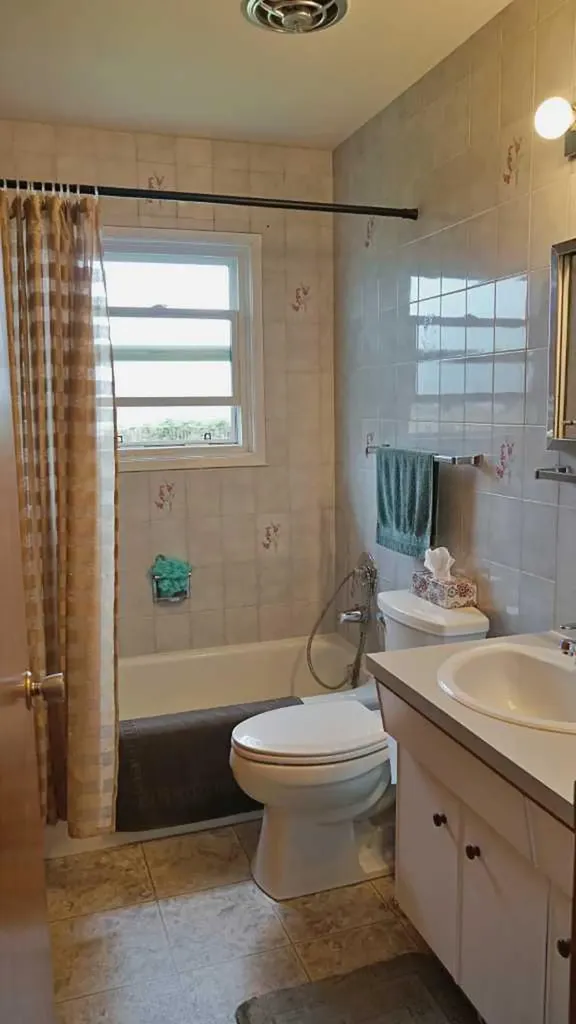 5825 51 Street Vegreville AB T9C 1H9