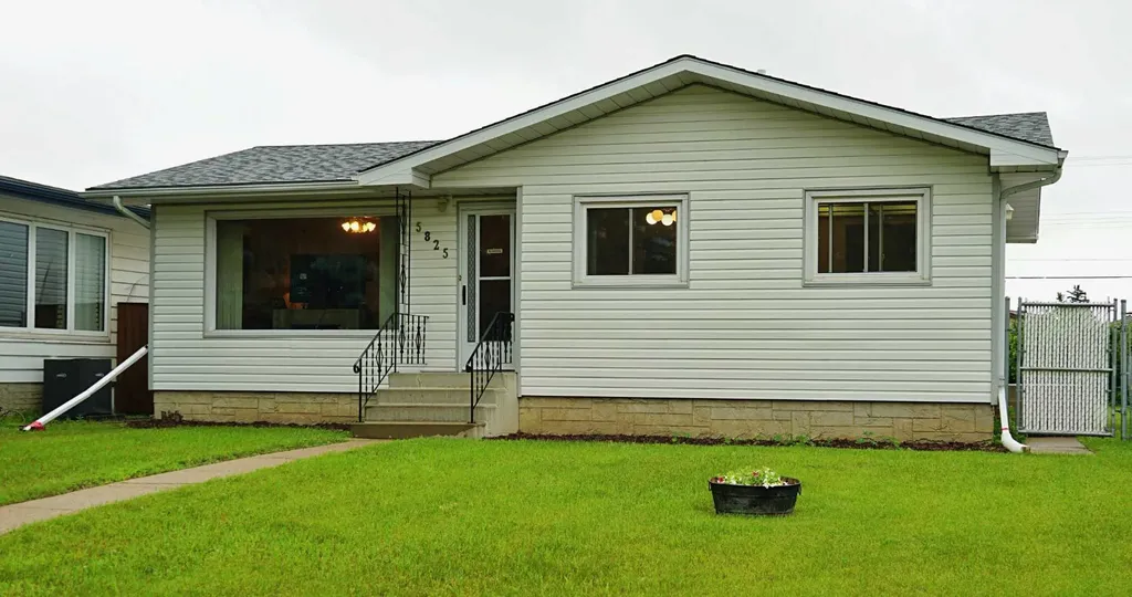 5825 51 Street Vegreville AB T9C 1H9