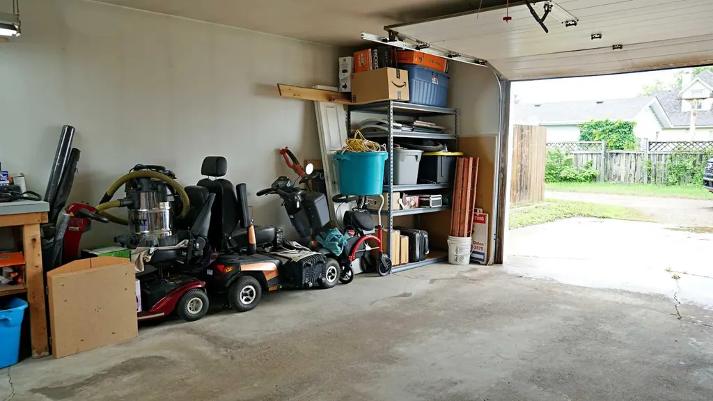 5825 51 Street Vegreville AB T9C 1H9