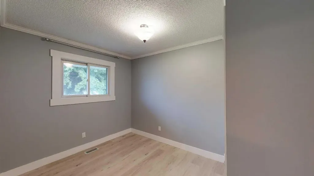 4 Mcleod Street Fort Mcmurray AB T9H 1Z5