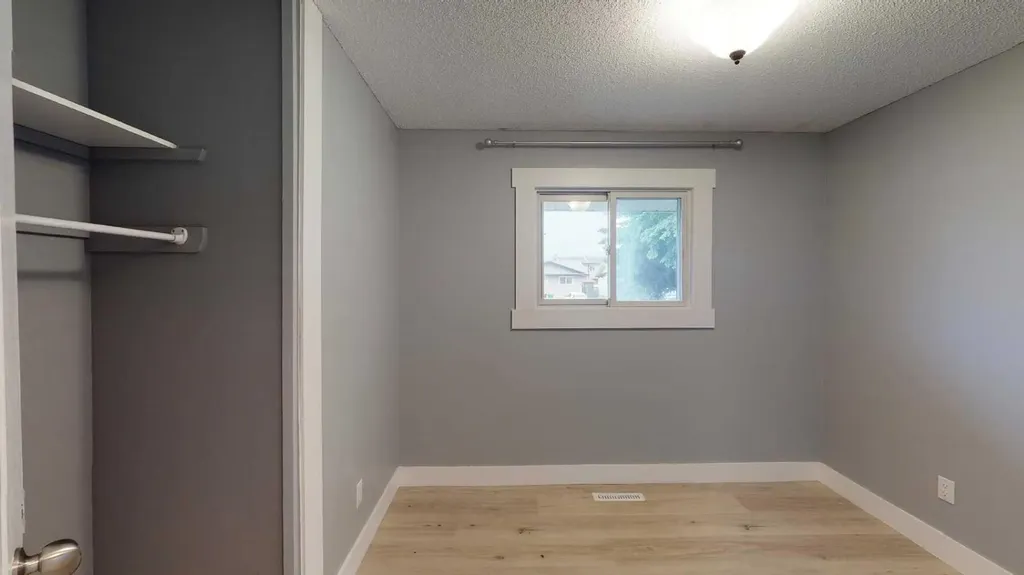 4 Mcleod Street Fort Mcmurray AB T9H 1Z5