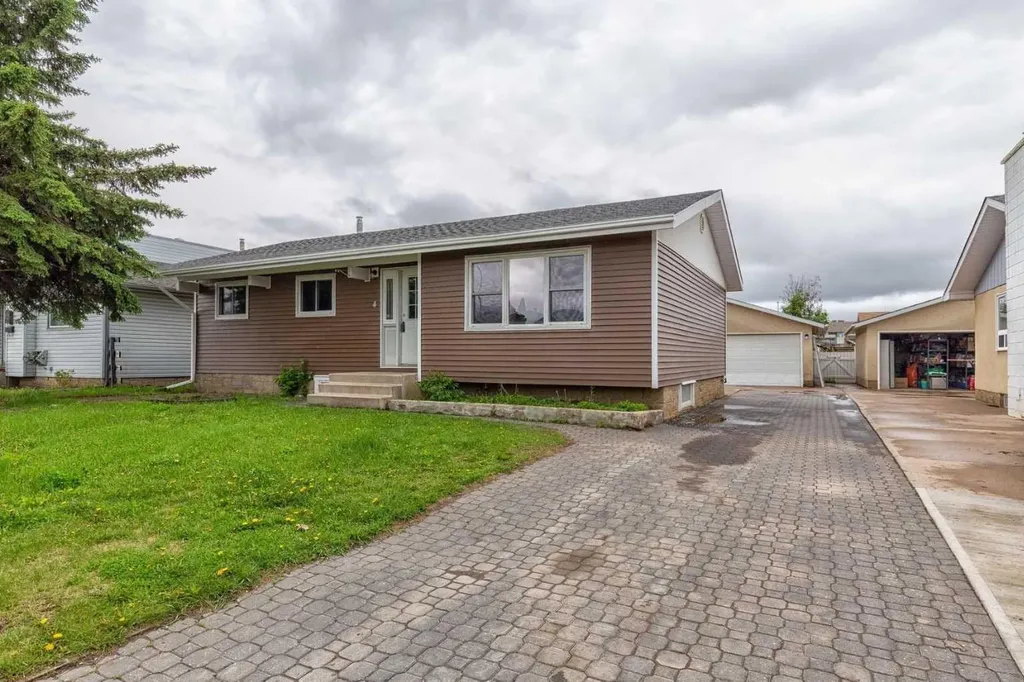 4 Mcleod Street Fort Mcmurray AB T9H 1Z5