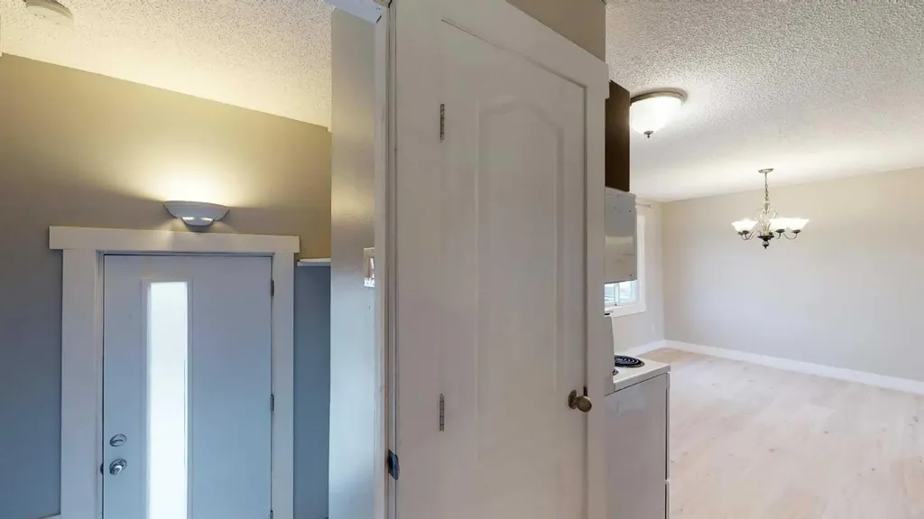 4 Mcleod Street Fort Mcmurray AB T9H 1Z5