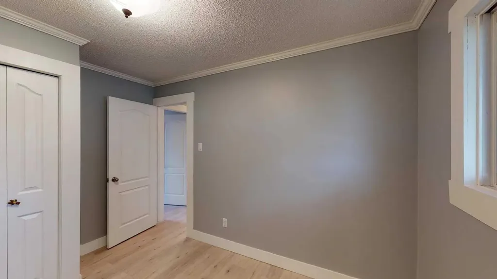 4 Mcleod Street Fort Mcmurray AB T9H 1Z5