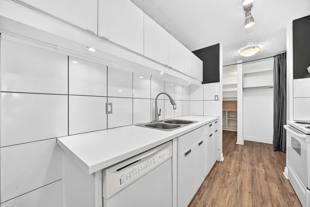 3115 51 Street SW Calgary AB T3E6P4