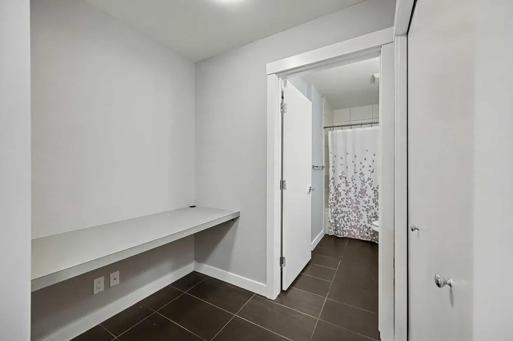 788 12 Avenue SW Calgary AB T2R 0H1