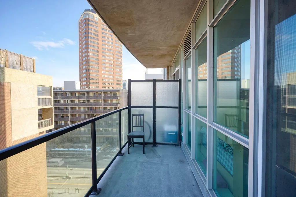 788 12 Avenue SW Calgary AB T2R 0H1