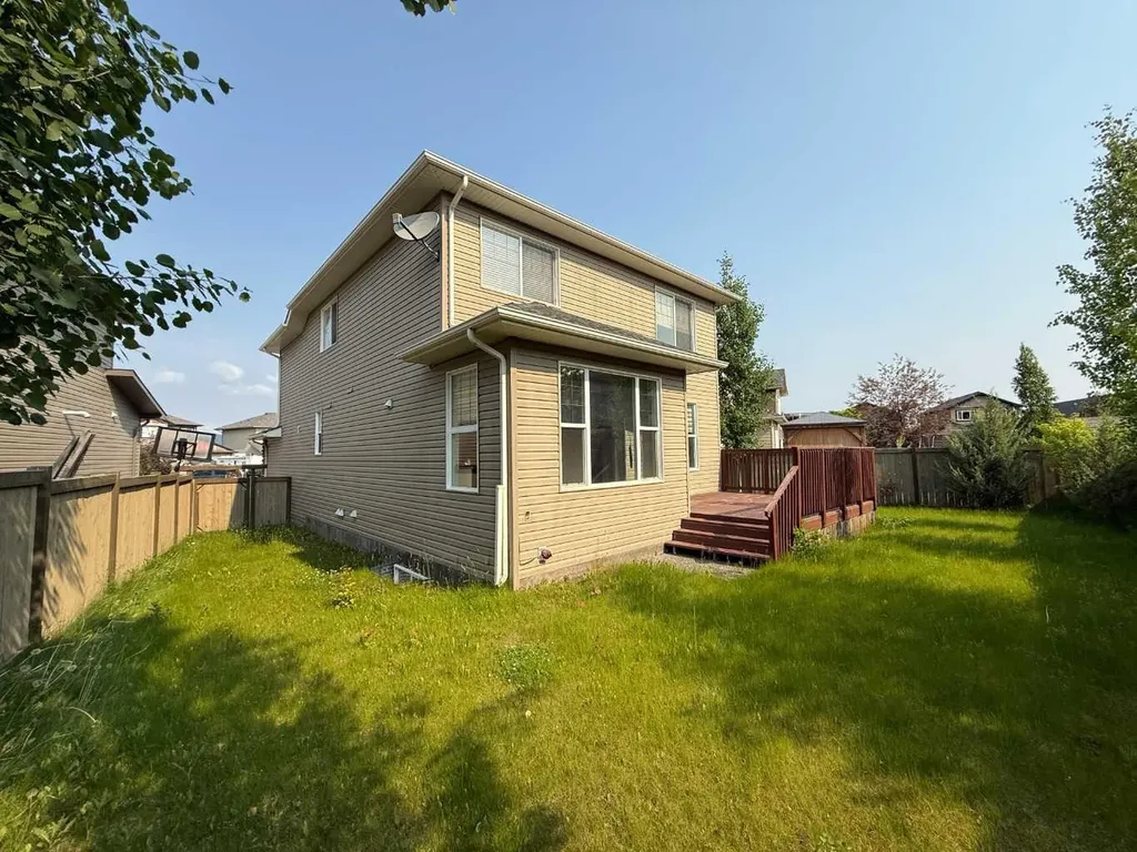 105 Wolf Willow Cove Hinton AB T7V0B2