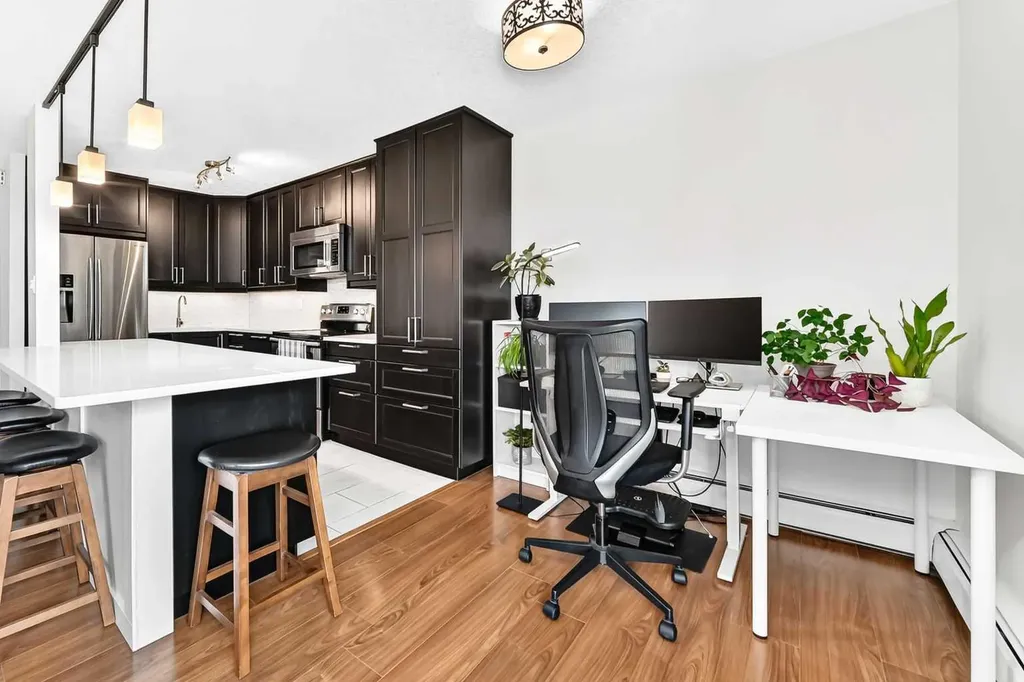 1330 15 Avenue SW Calgary AB T3C 3N7