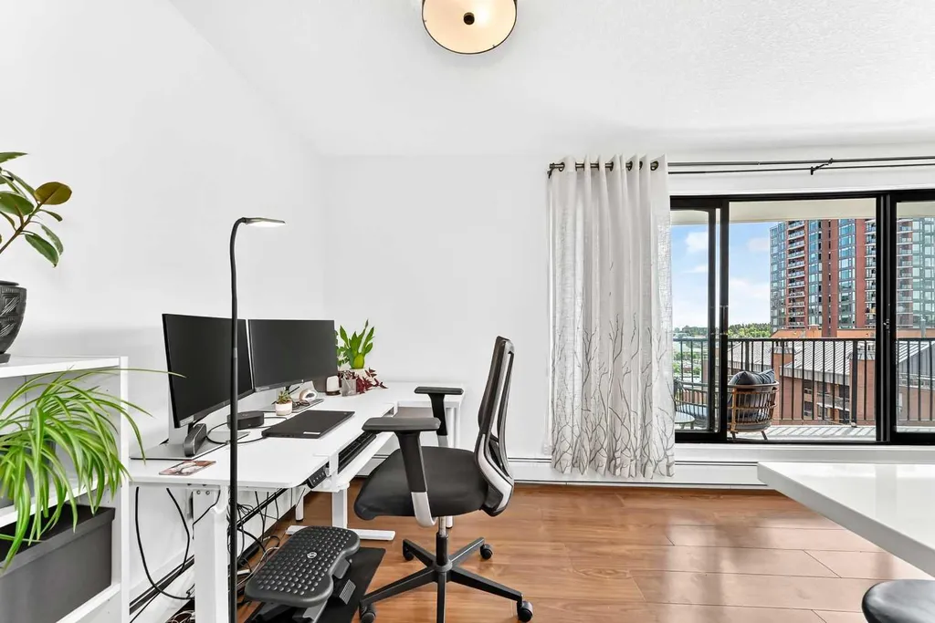 1330 15 Avenue SW Calgary AB T3C 3N7