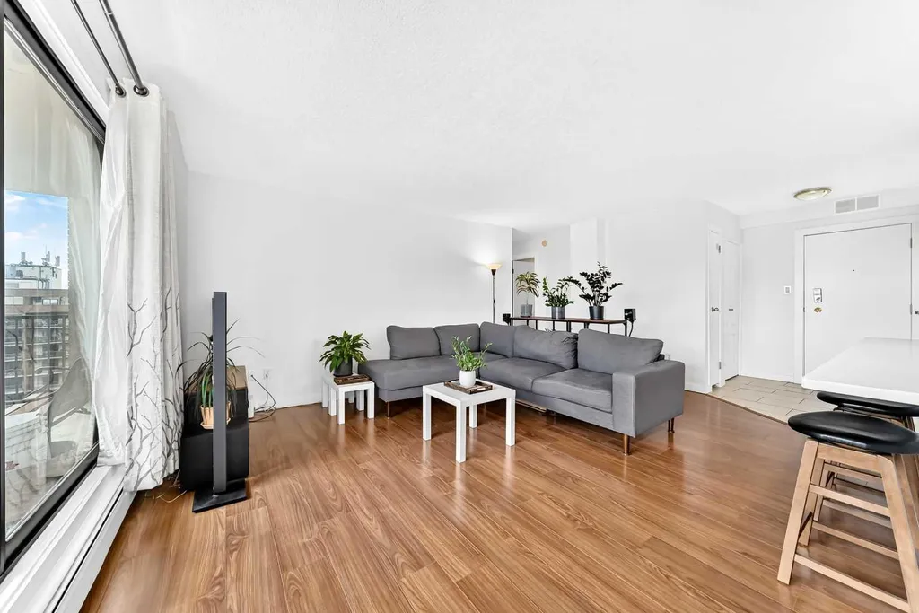 1330 15 Avenue SW Calgary AB T3C 3N7
