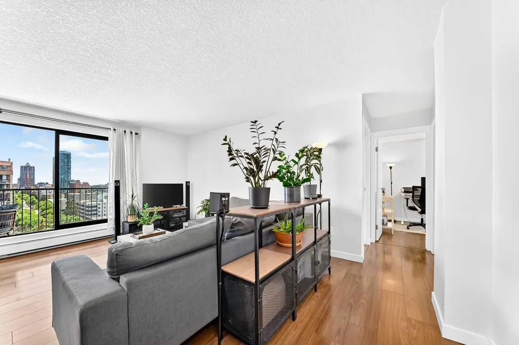 1330 15 Avenue SW Calgary AB T3C 3N7