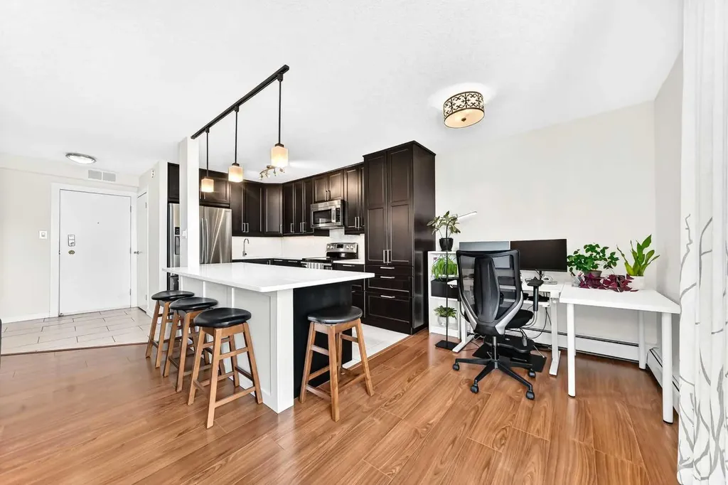 1330 15 Avenue SW Calgary AB T3C 3N7