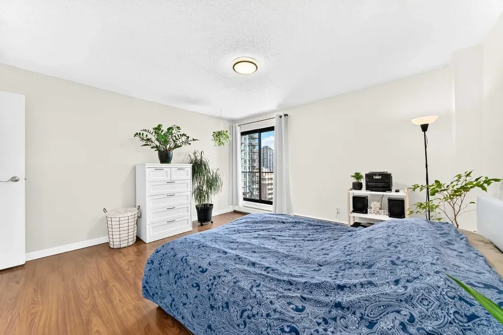 1330 15 Avenue SW Calgary AB T3C 3N7