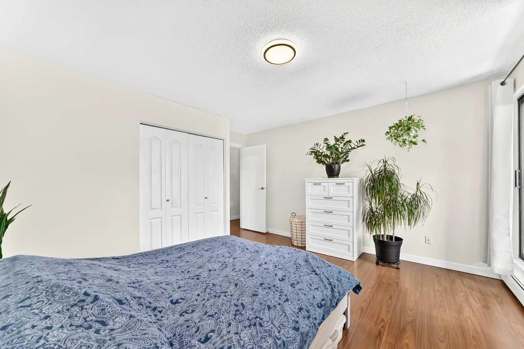 1330 15 Avenue SW Calgary AB T3C 3N7