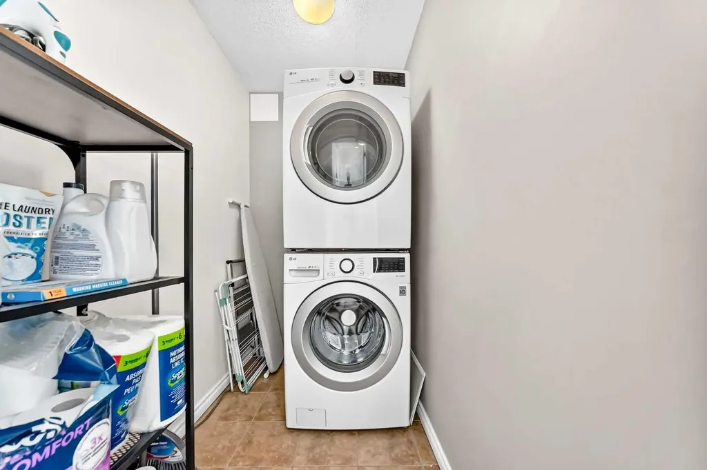 1330 15 Avenue SW Calgary AB T3C 3N7