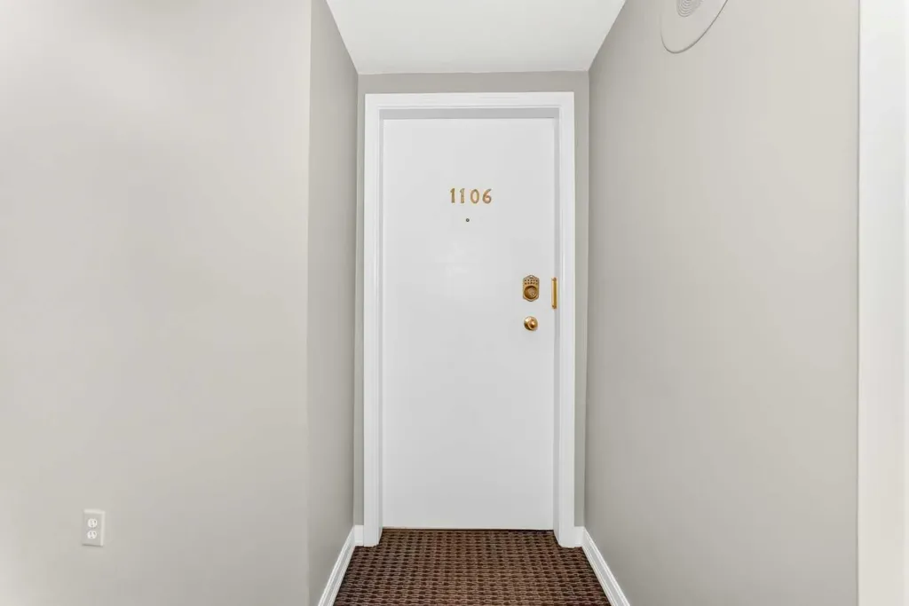 1330 15 Avenue SW Calgary AB T3C 3N7