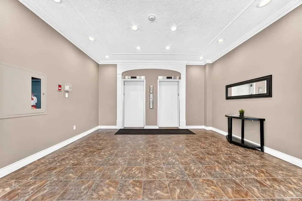 1330 15 Avenue SW Calgary AB T3C 3N7