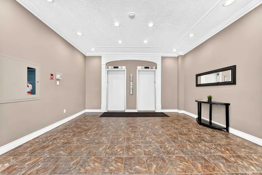 1330 15 Avenue SW Calgary AB T3C 3N7