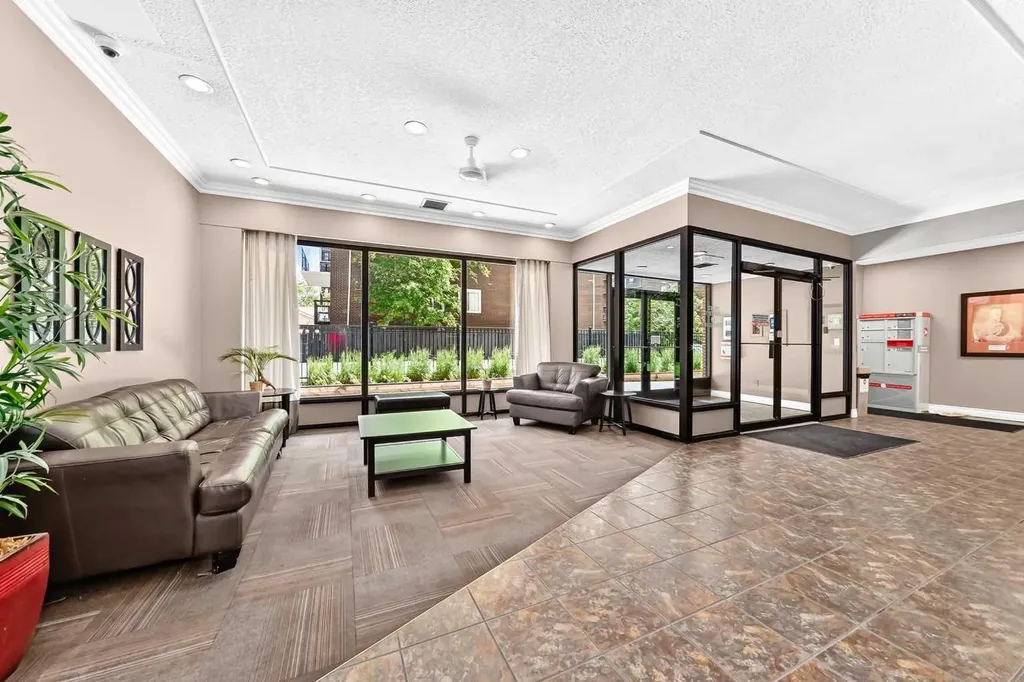 1330 15 Avenue SW Calgary AB T3C 3N7