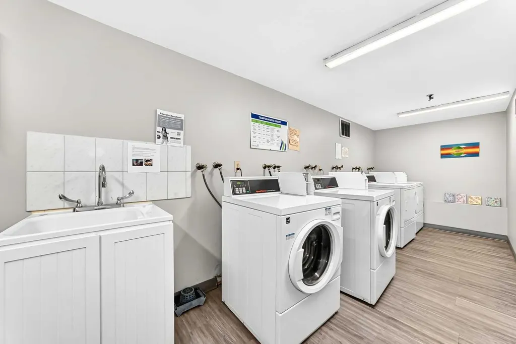1330 15 Avenue SW Calgary AB T3C 3N7