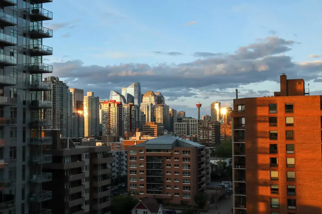 1330 15 Avenue SW Calgary AB T3C 3N7