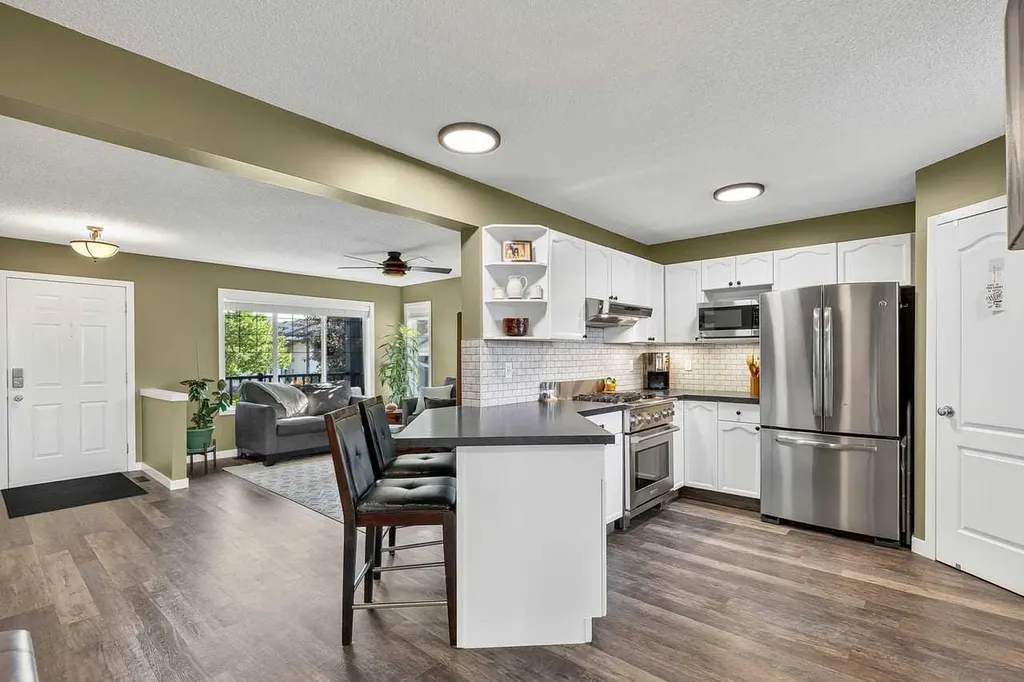 70 Creek Springs Road NW Airdrie AB T4B 2V5